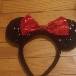 Minnie Mouse ears